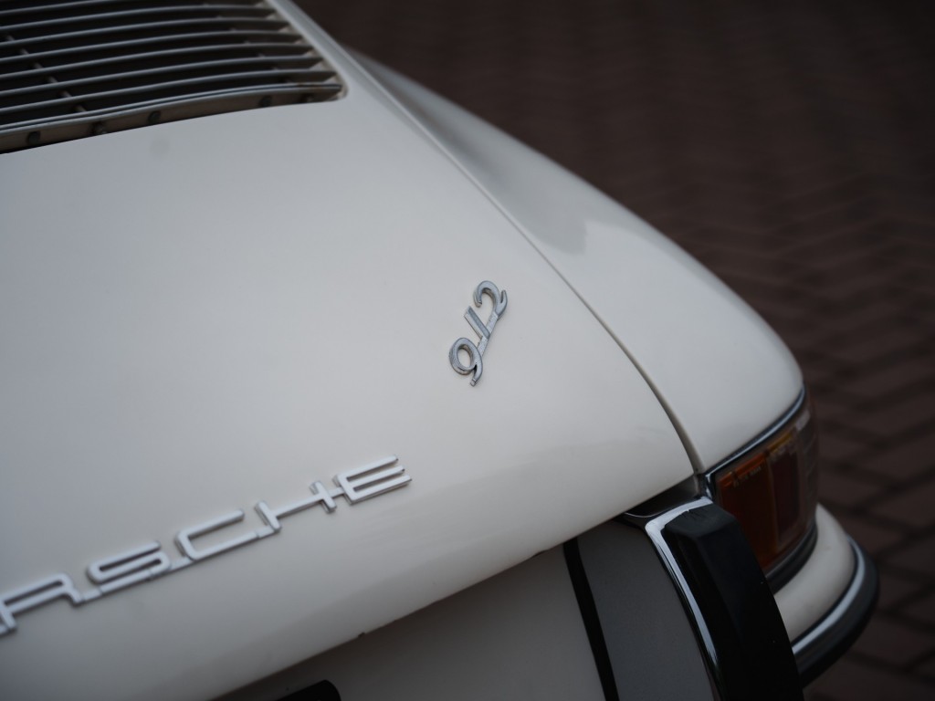 42113362-24.jpg