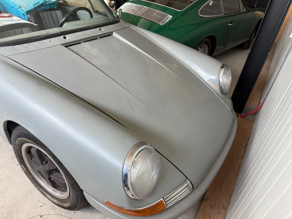 48089911-2.jpg