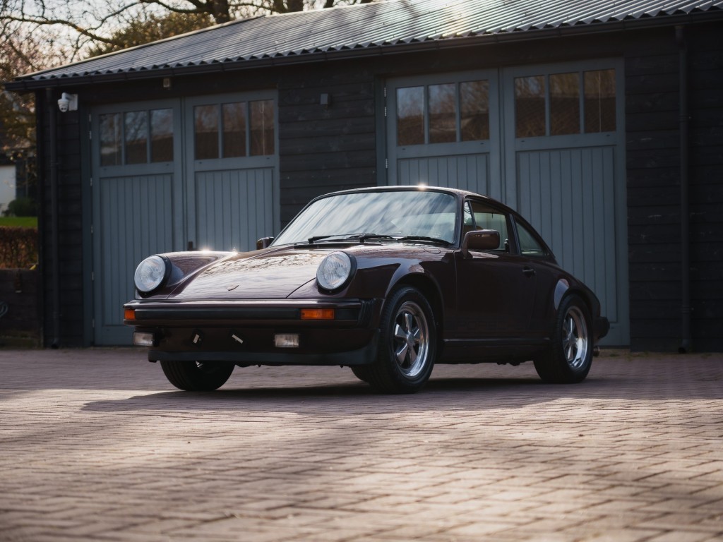 52742599