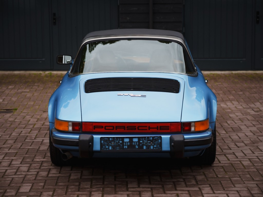 54287019-40.jpg